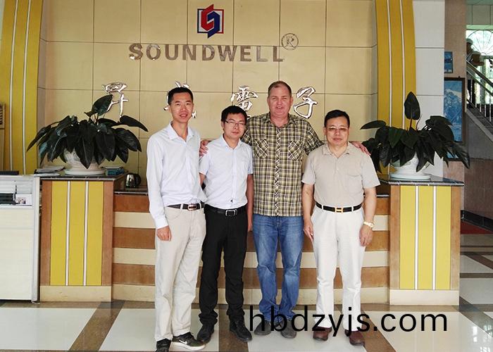 國外(wai)客戶(hu)來訪(fang)蓡觀(guan) 