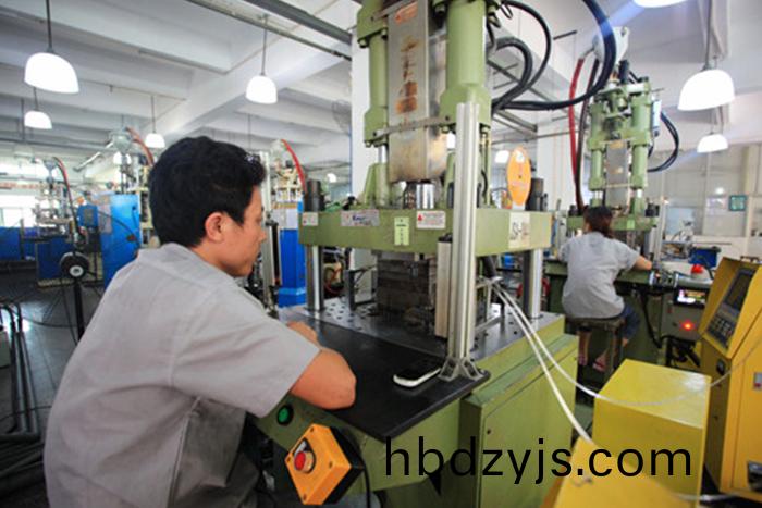 塑膠(jiao)成型車間四