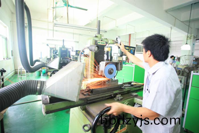 糢具生(sheng)産車(che)間(jian)三(san)